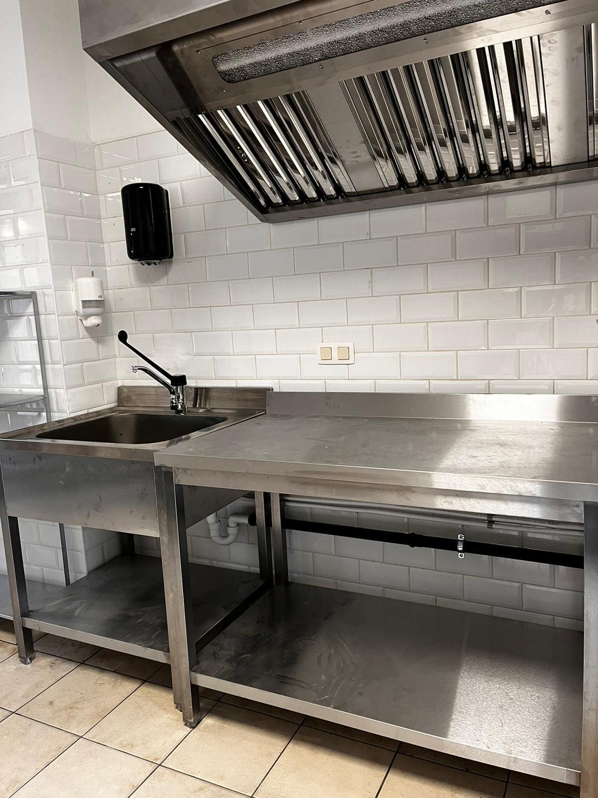 Plonge inox de cuisine professionnelle